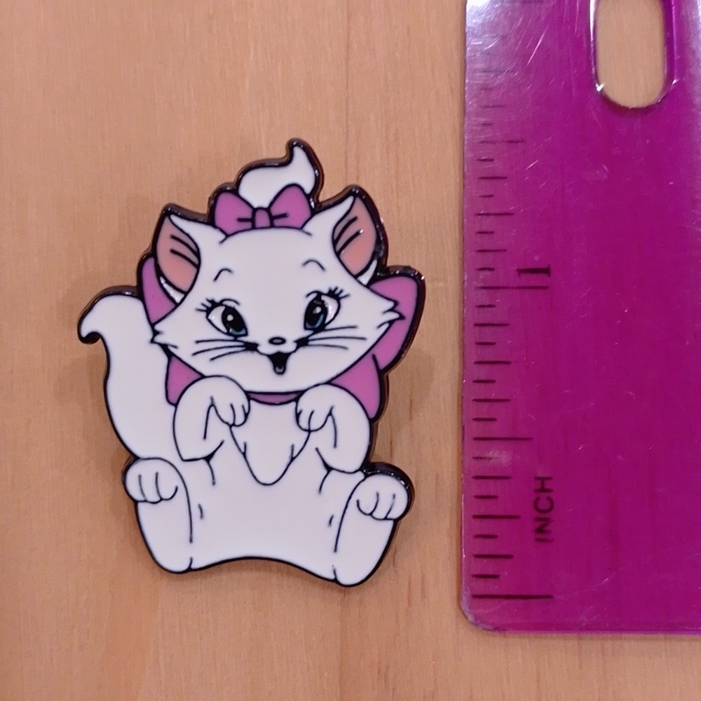 🆕 Disney The Aristocats Marie Cat Enamel Pin Brooch - Picture 8 of 9